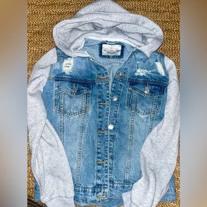 Ashley vintage charm denim jacket size: small